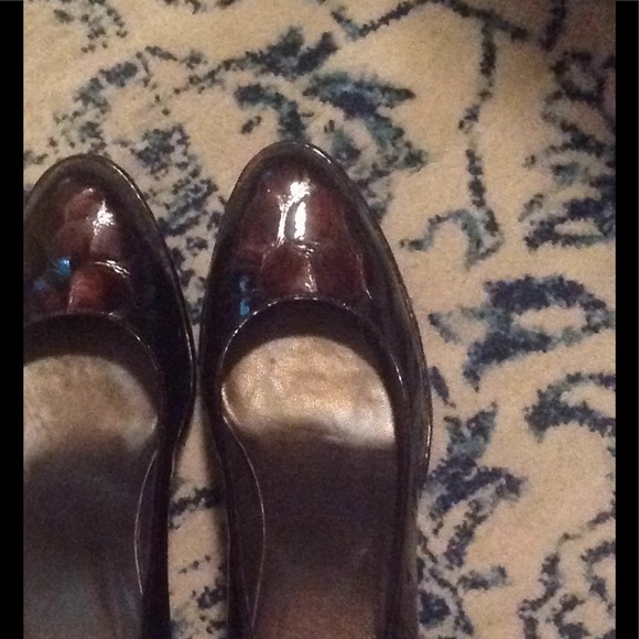Stuart Weizmann brown patent croc pumps - Picture 7 of 8